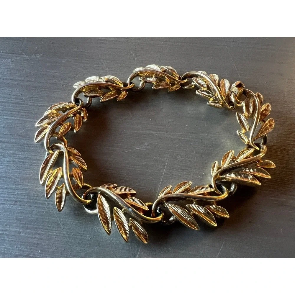 Napier Leaf Bracelet 7.5